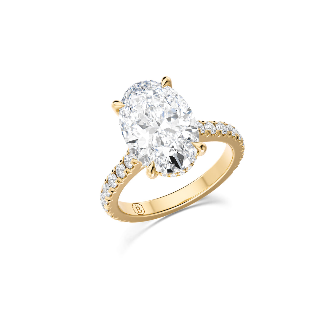 Bague de fiançailles ovale avec pavage de diamants