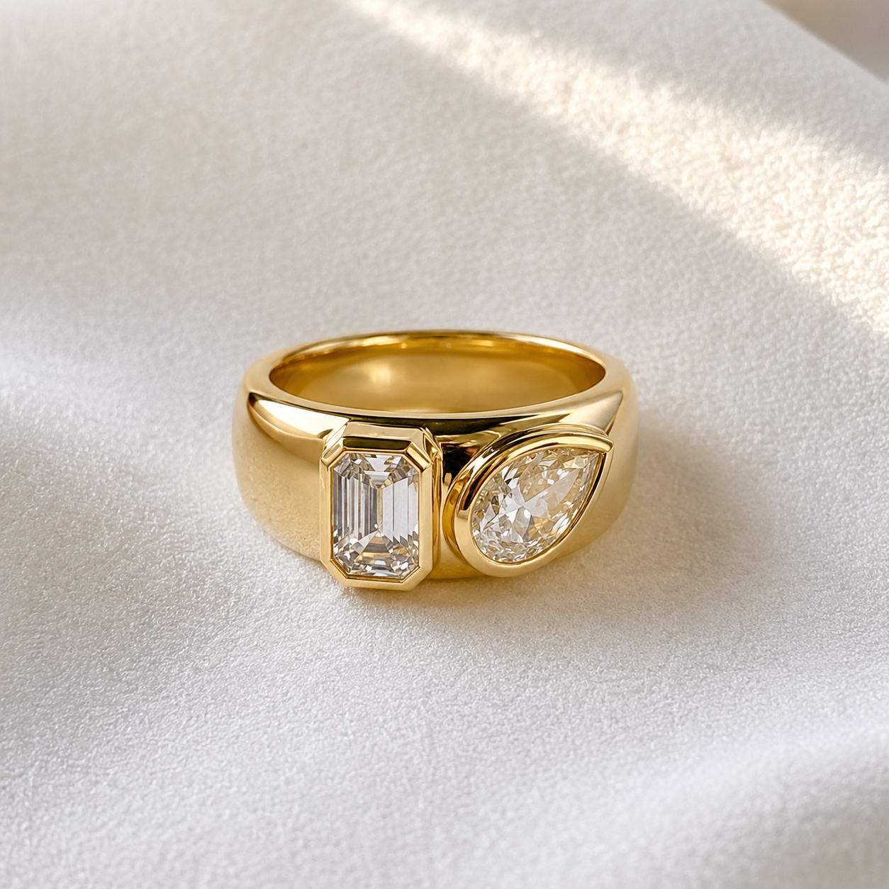 Toi et Moi bezel ring