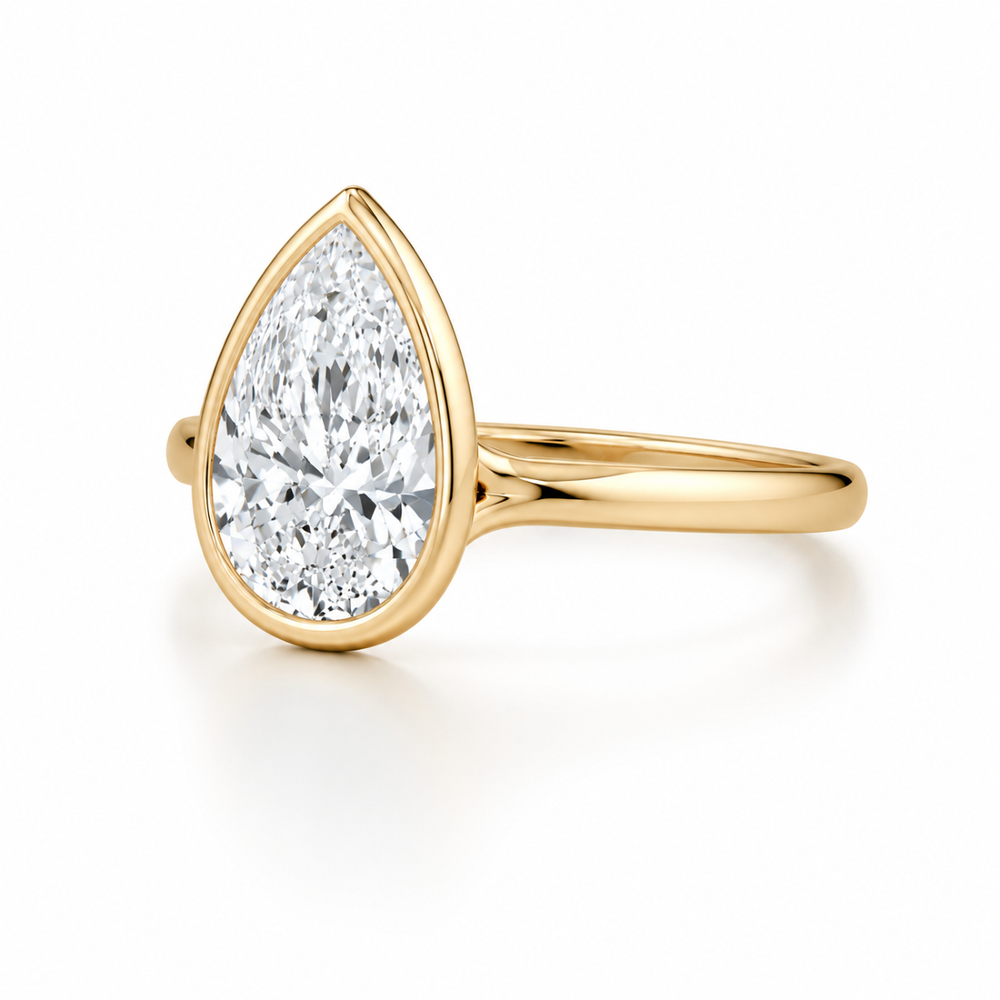 Bague LeBlanc Étreinte poire avec sertissage clos