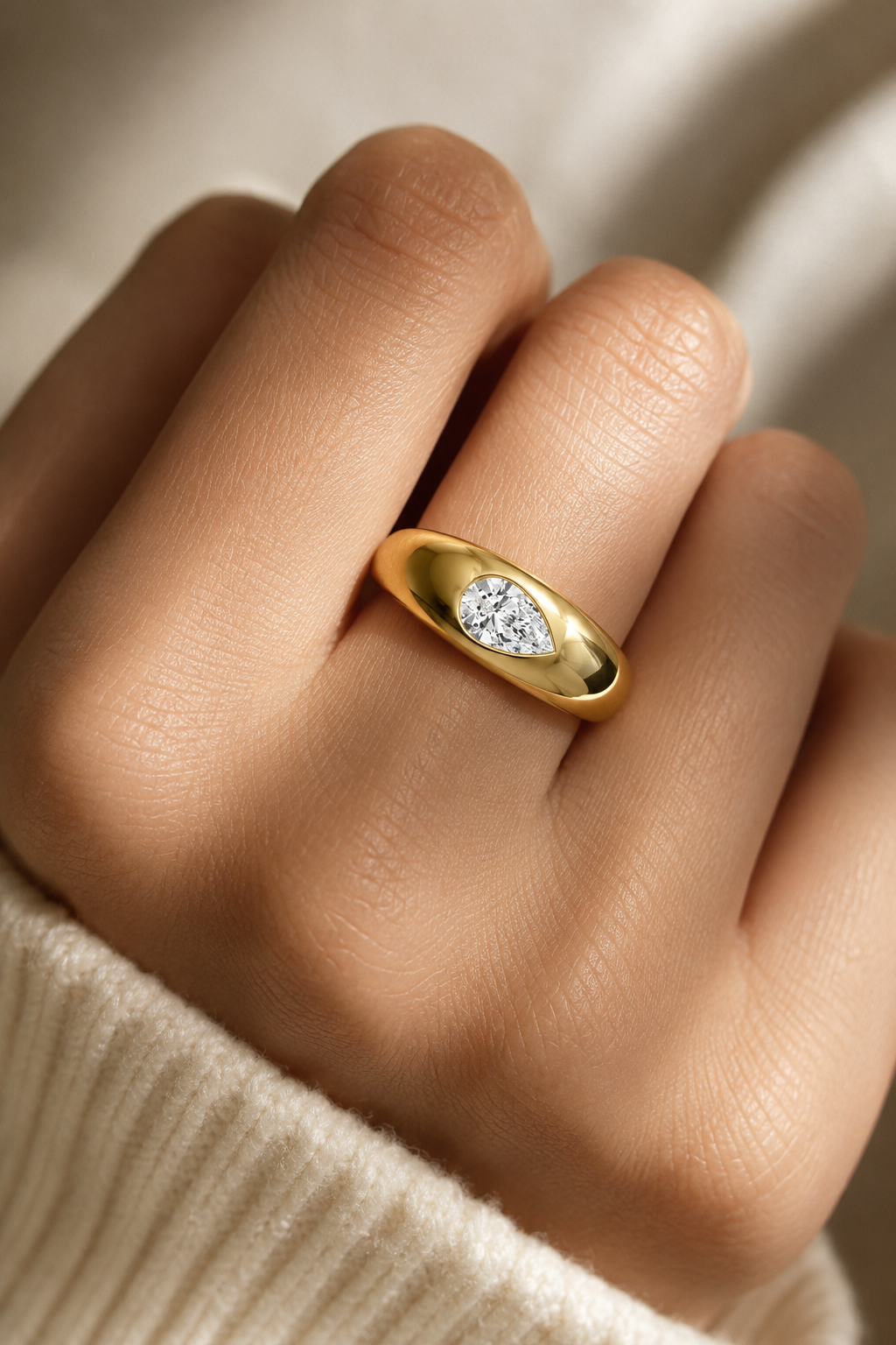 Héritage Pear Signet Ring