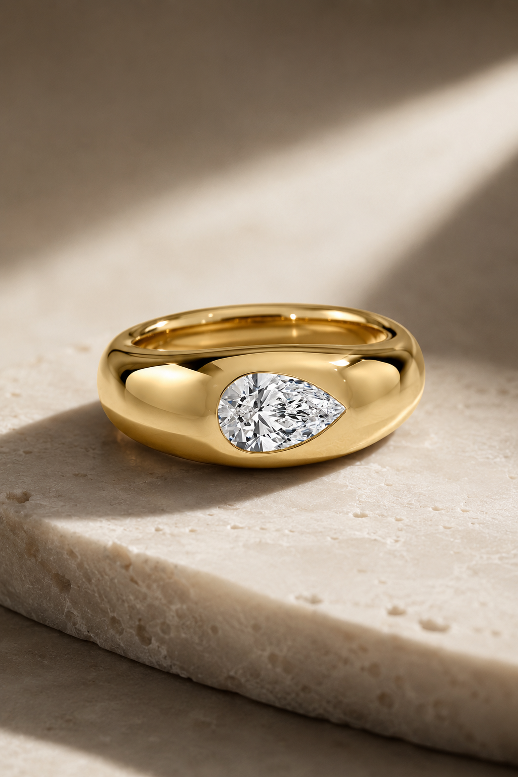 Héritage Pear Signet Ring