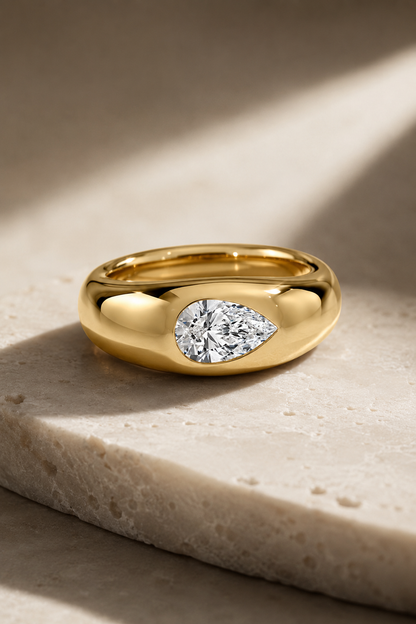 Héritage Pear Signet Ring
