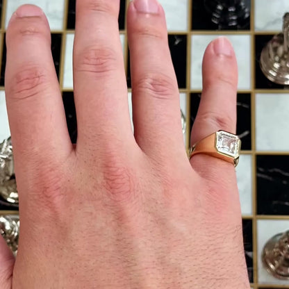 The Double G — Men’s Signet Ring in 18K Yellow Gold with 5ct Asscher Cut Diamond