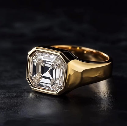 The Double G — Men’s Signet Ring in 18K Yellow Gold with 5ct Asscher Cut Diamond