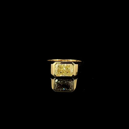 Échelon Ring — 3.00ct Fancy Vivid Yellow Diamond